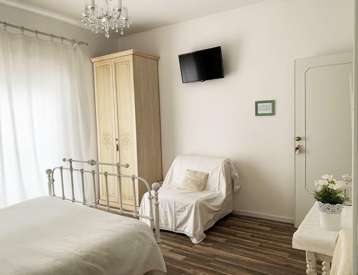 B&B Liola Патті Екстер'єр фото